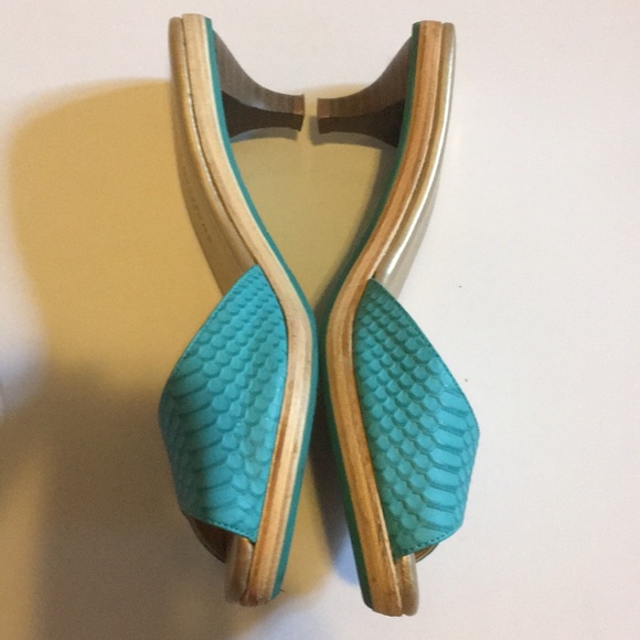 Carmen Steffens peep toe heels. Gold and green - Picture 4 of 8